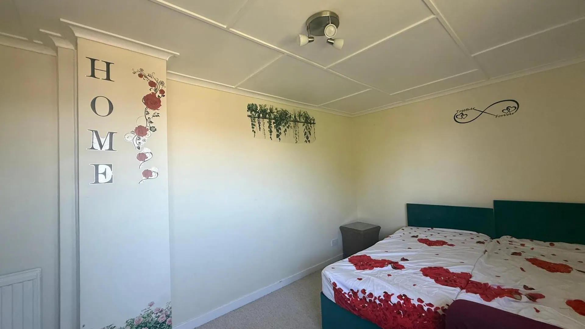A Beautiful Double Bedroom That Can Be Your Home In Edinburgh联系方式